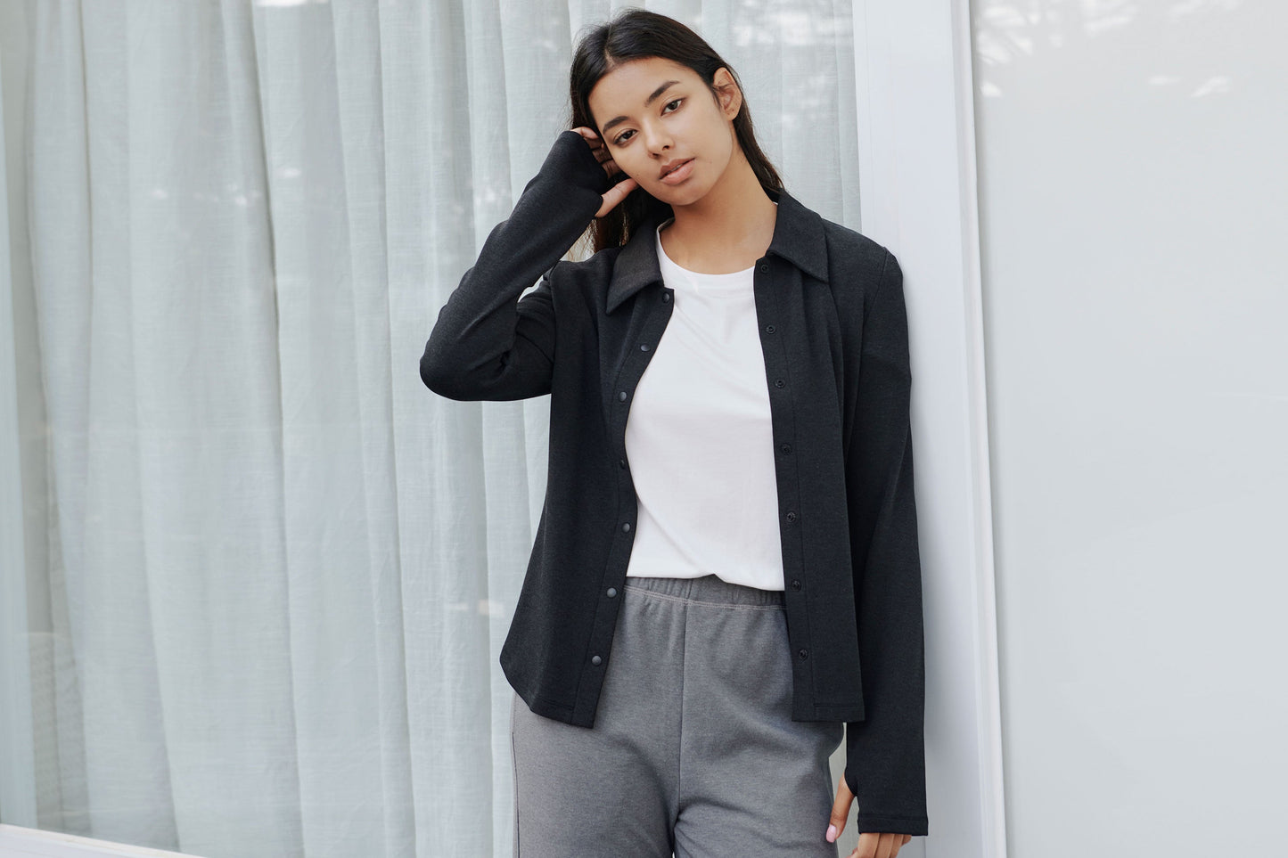 Women's Basics Fitted Button-Up Shirt